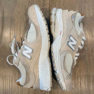 New Balance 2002R